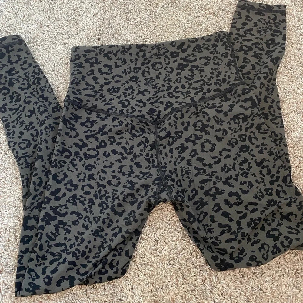 Athleta leopard leggings - Picture 2 of 4